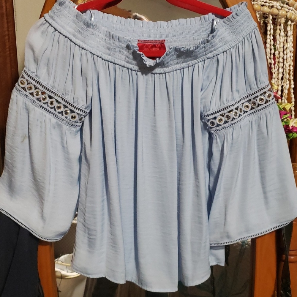 Cute size sm Jennifer Lopez off the shoulder top